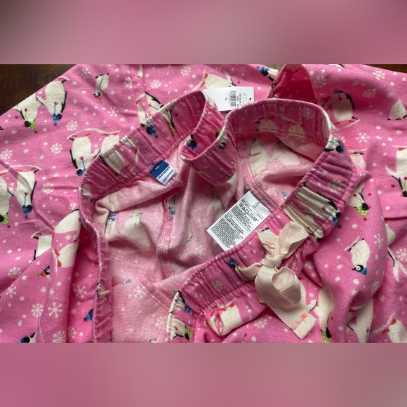 •NWT•Old Navy Women’s Mid-Rise Flannel Pajama Pants- PINK PENGUIN❄️🐧💗 - Picture 4 of 8